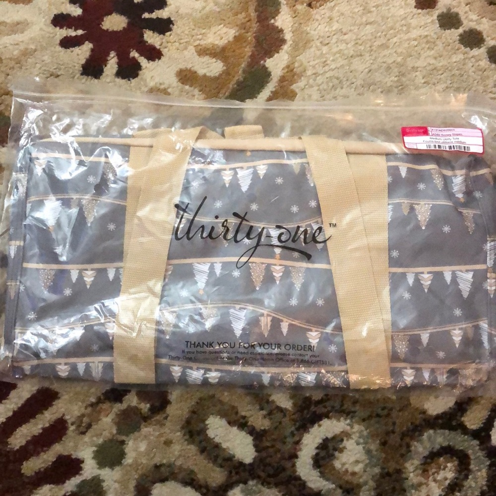 Medium utility tote